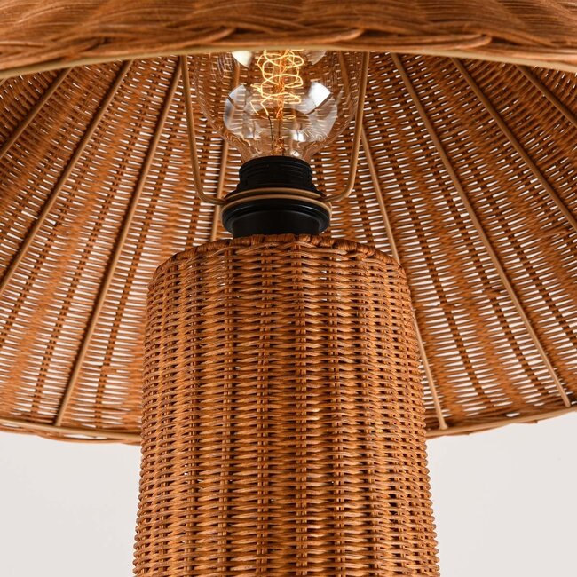 Lampa podłogowa Vasari w stylu boho z ręcznie plecionego rattanu