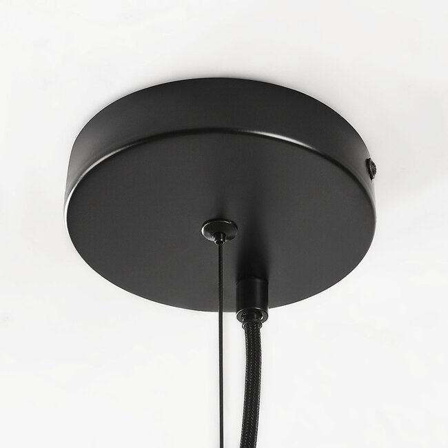 Lampa wisząca Lofas z otwartym metalowym kloszem i czarną tkaniną