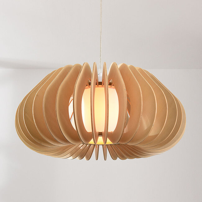 Lampa wisząca Rorka z drewnianymi lamelami, otwartym okrągłym kształtem i dyfuzorem