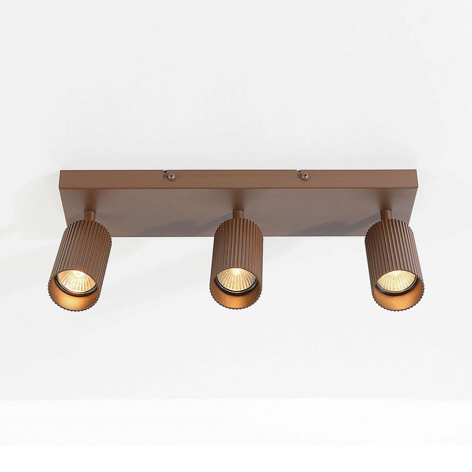 Lampa sufitowa Blaze z 3 regulowanymi reflektorami – żebrowana brązowa