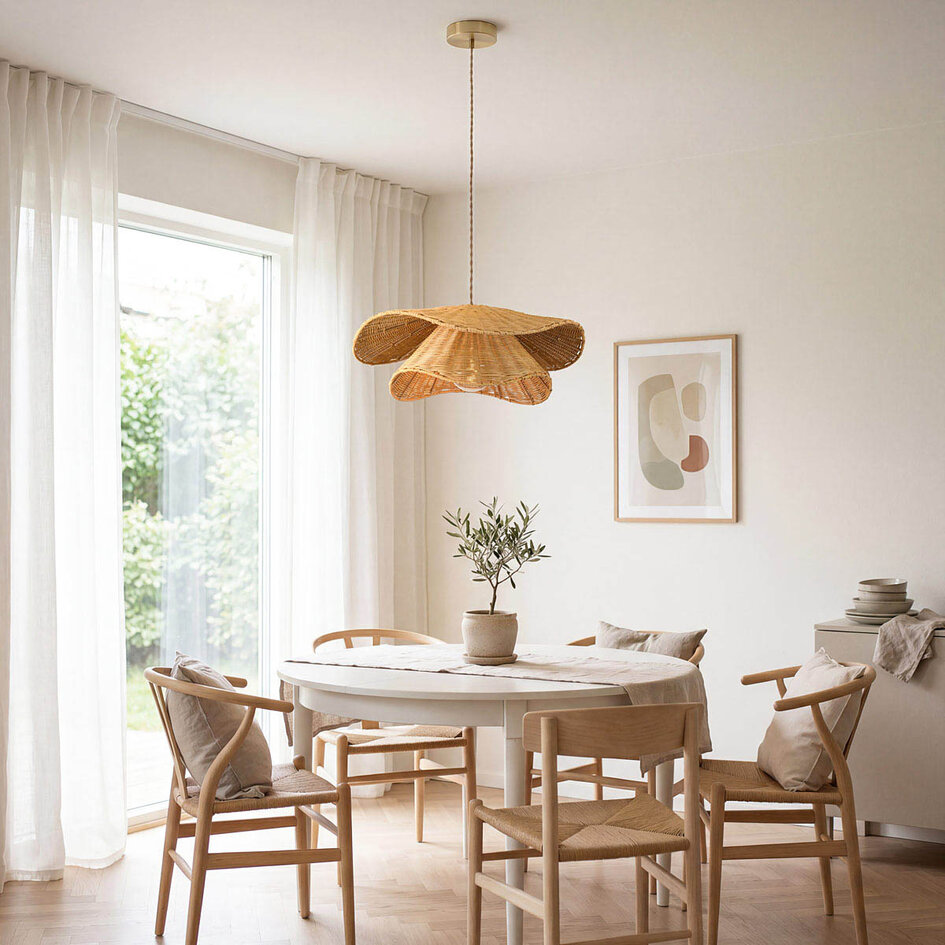 Lampa wisząca rattanowa Arua z ręcznie plecionym podwójnym kloszem i złocistym detalem Ø50 cm