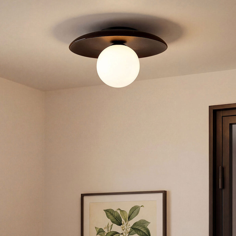 Lampa sufitowa Ruvo z ciemnobrązowego drewna i mlecznobiałego szkła