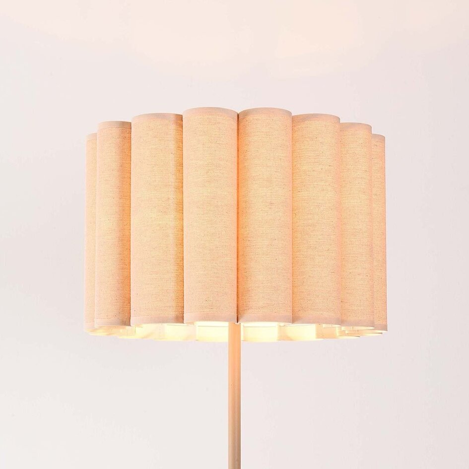 Beżowa lampa podłogowa Cely z plisowanym lnianym kloszem
