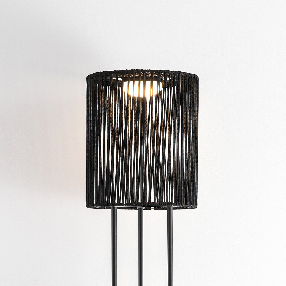 Zewnętrzna lampa stojąca solarna Vinta, 3-stopniowo ściemnialne diody LED i pleciony sznur, czarna