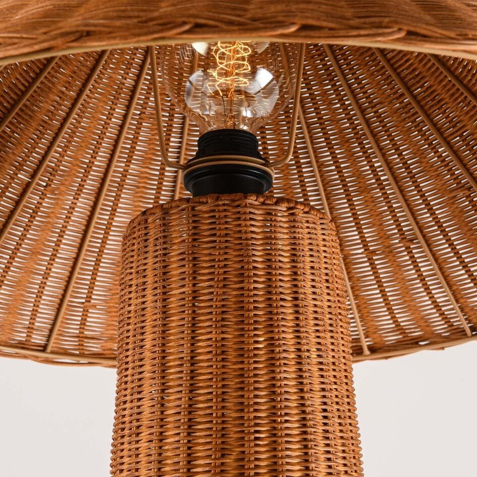 Lampa podłogowa Vasari w stylu boho z ręcznie plecionego rattanu