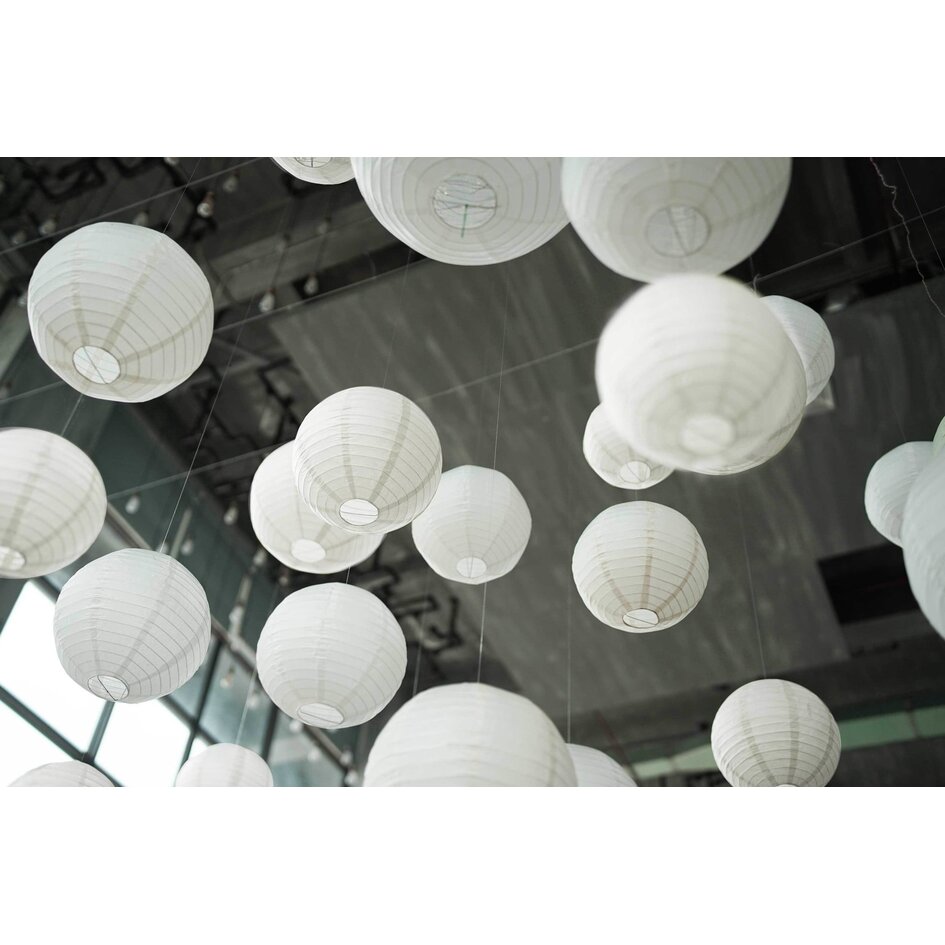 Biały lampion papierowy do wnętrz
