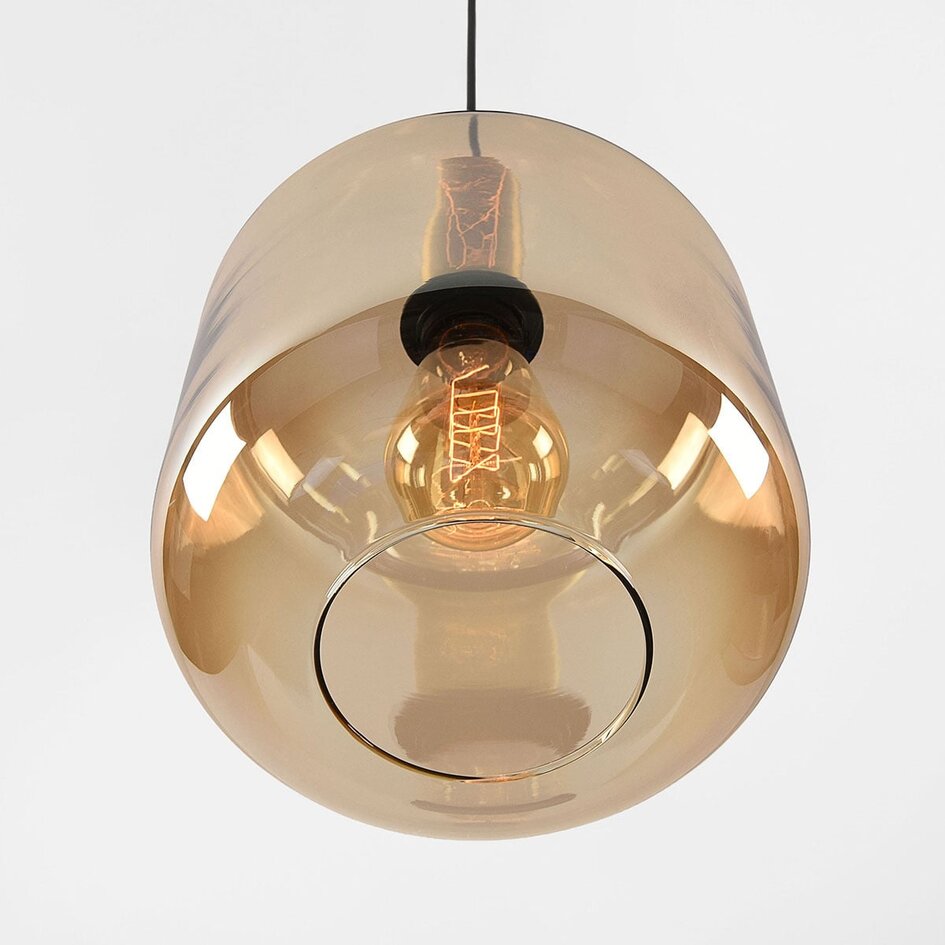 Lampa wisząca Basso złota z szerokim szkłem bursztynowym