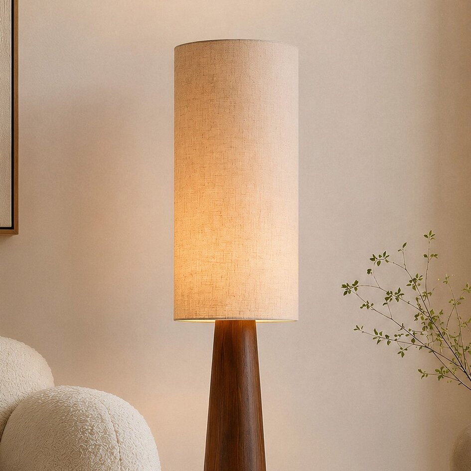 Lampa podłogowa Liera z lnianym kloszem i drewnianą podstawą
