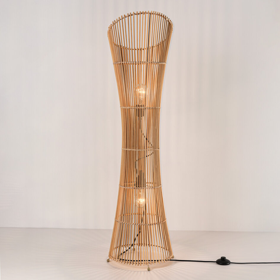 Lampa podłogowa Floris z plecionego bambusa - naturalna