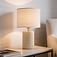 Lampa stołowa Marisol – z ceramiczną podstawą z efektem trawertynu i abażurem z tkaniny