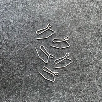 Einzelner Faltenhaken kurz/ Profilhaken kurz 3cm verpackt pro 20 Stück.