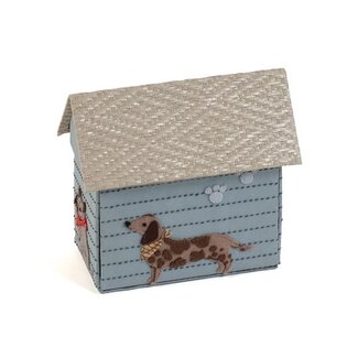Huismerk Klein naaidoosje met accesoires in de vorm van een hondenhuisje