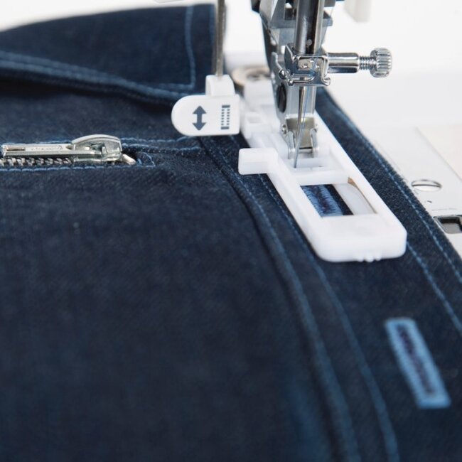 Singer Featherweight C240