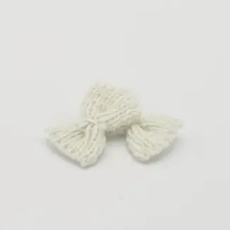 Huismerk Gehäkelte Schleife gebrochen weiß 55 mm
