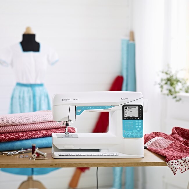 Husqvarna® VIKING® OPAL™ 650