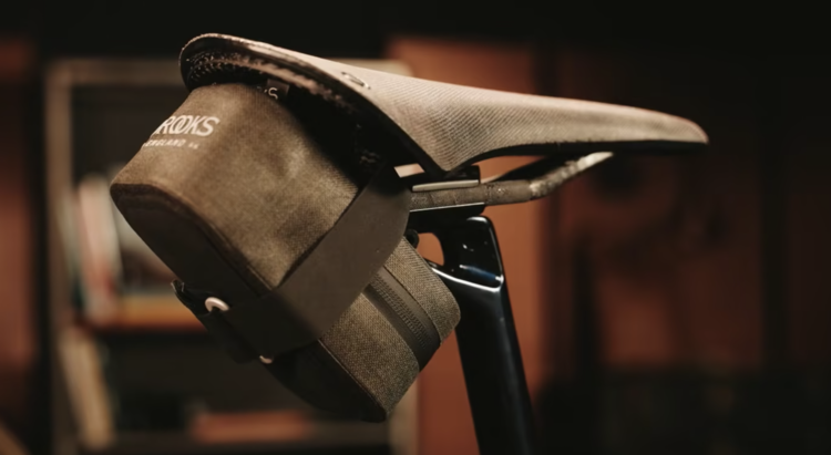 BROOKS SCAPE SADDLE POCKET BAG BLACK