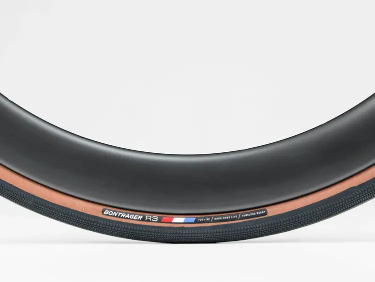 TREK BONTRAGER R3 HARD-CASE LITE TLR ROAD TYRE