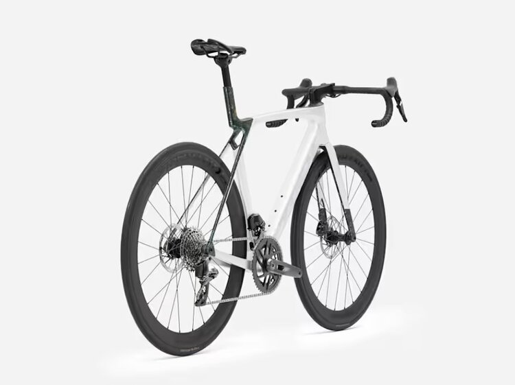 TREK MADONE SL 6 AXS GEN 8, GLOSS CRYSTAL WHITE/MATTE DEEP SMOKE, ML