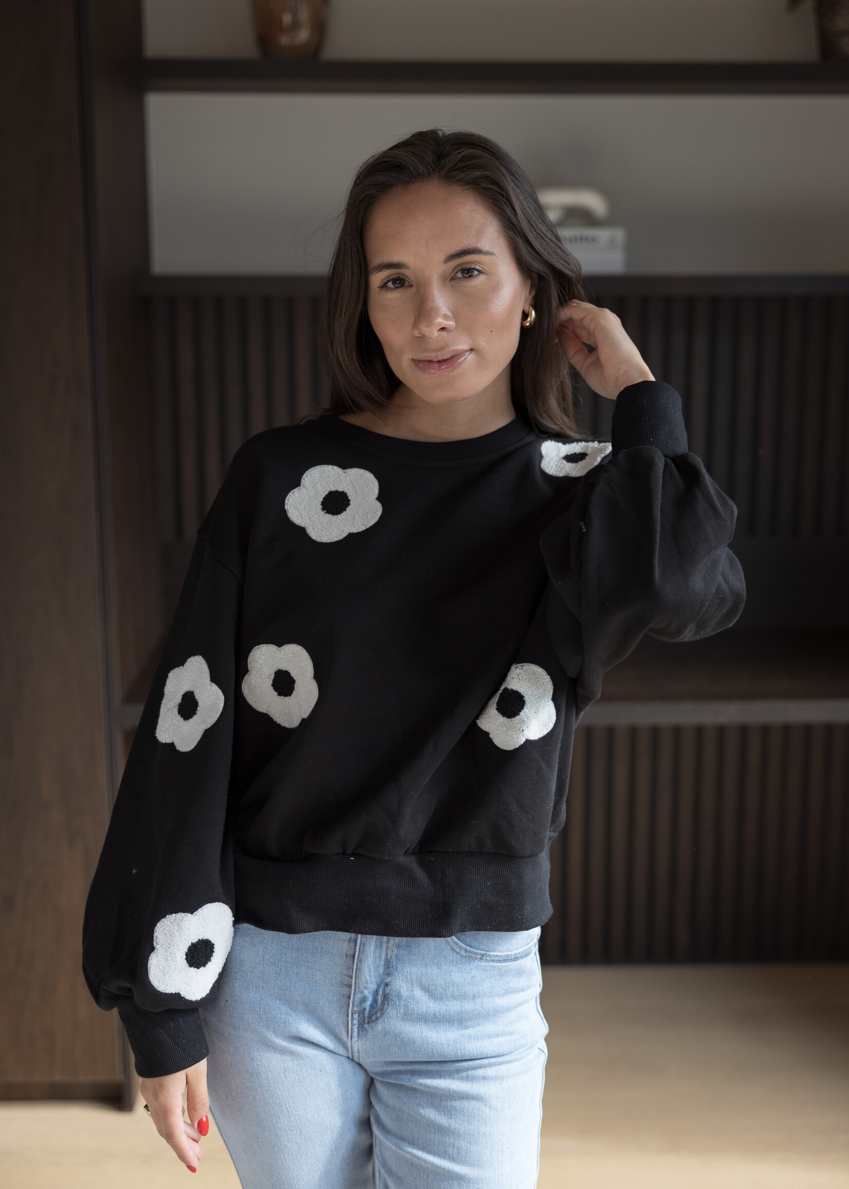 Sweater April Flowers – Black