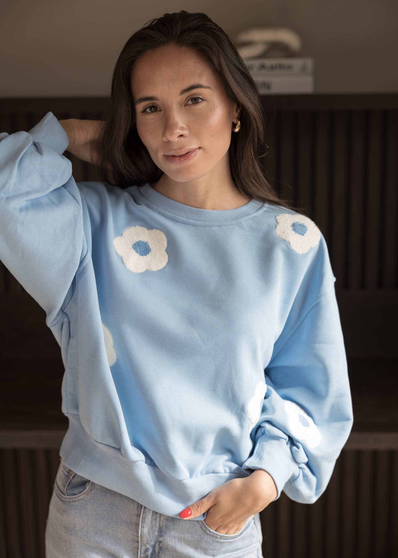 Sweater April Flowers – Lightblue