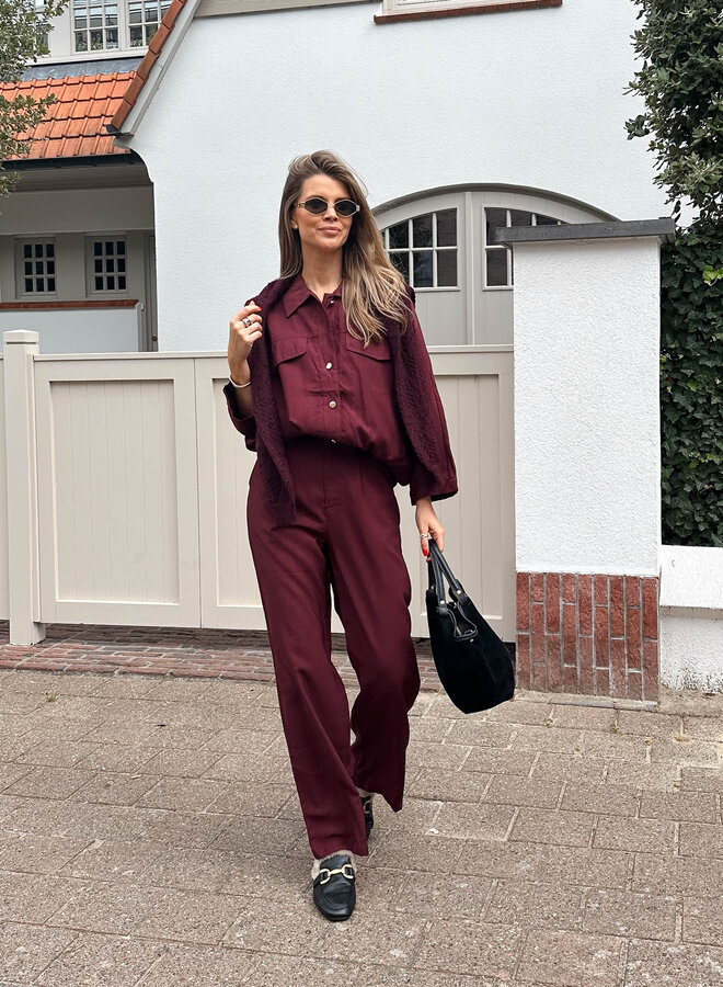 Broek met gouden knoop – Prune
