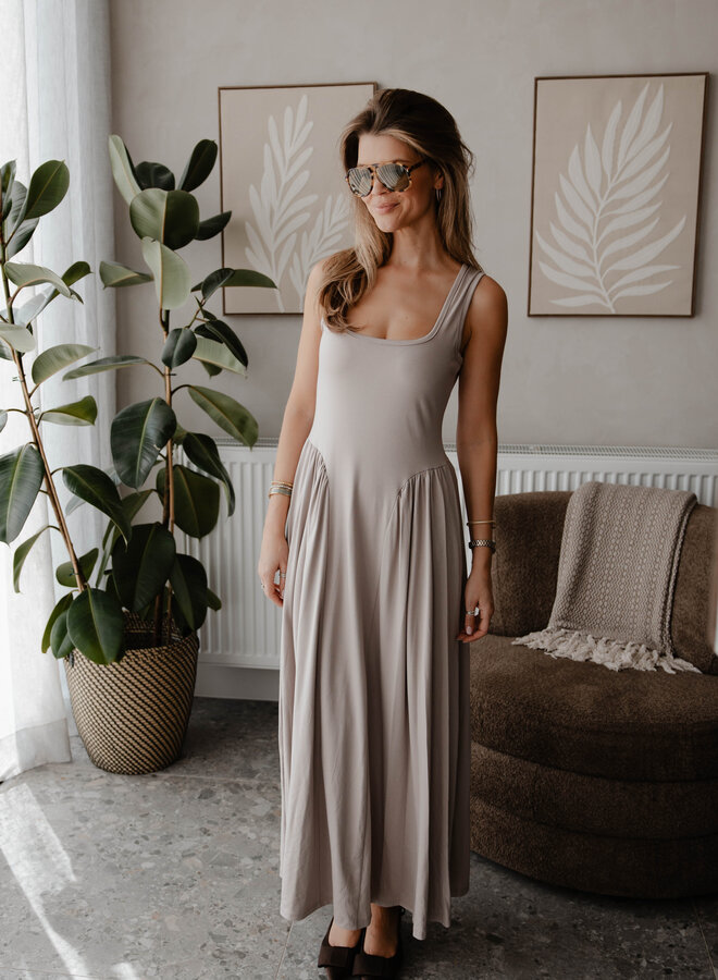 Jurk aansluitend – Taupe