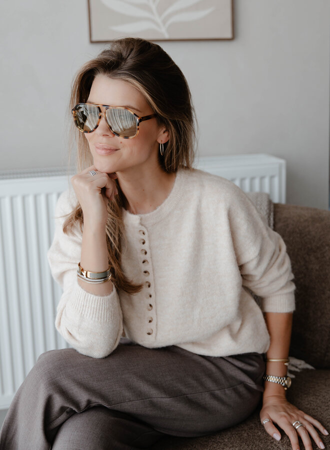 Truitje knit met knoopjes boven – Beige