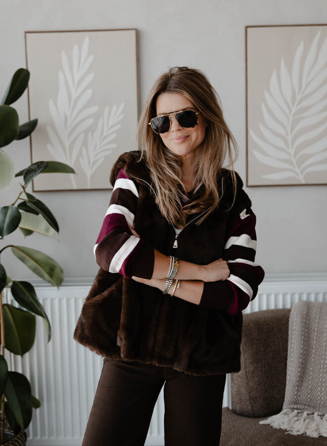 Sleevless faux fur met kap – Dark Brown