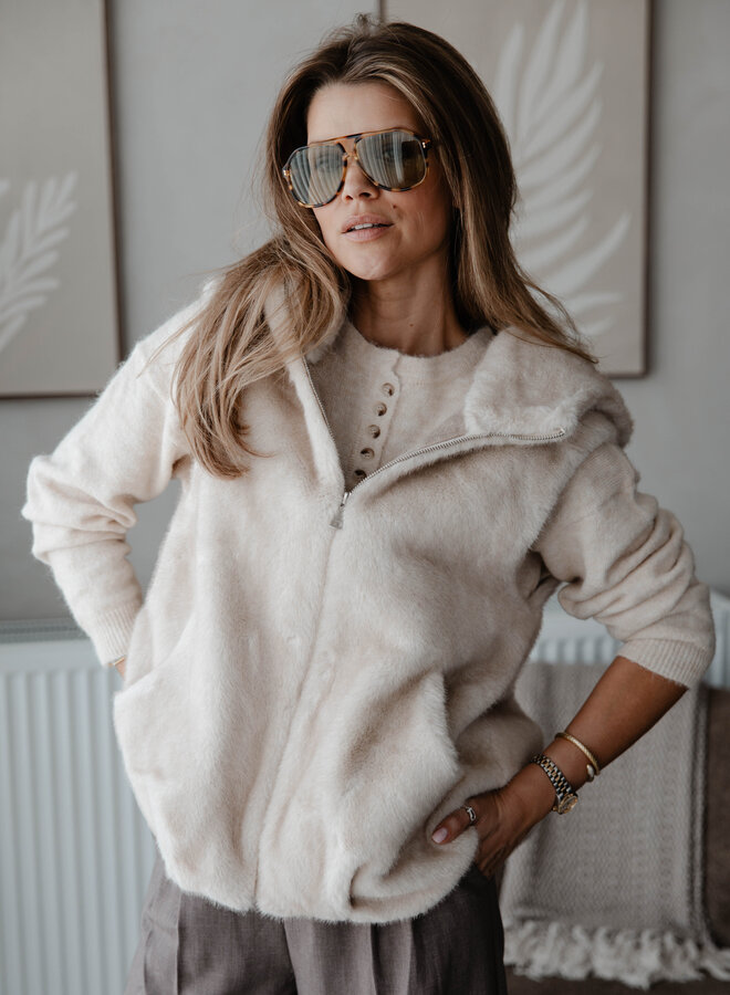 Sleevless faux fur met kap – Beige