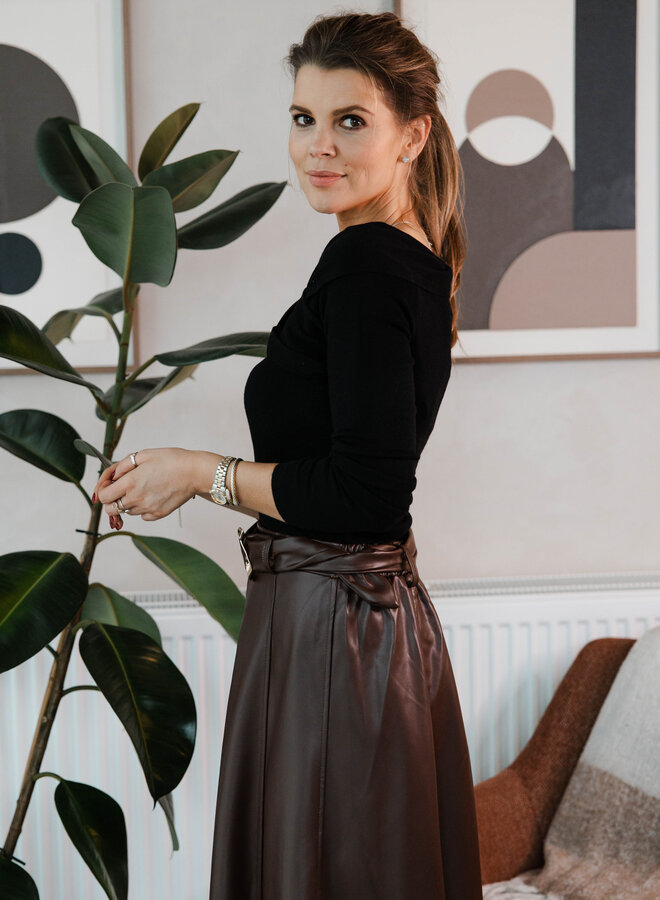 Truitje schuine hals – Black