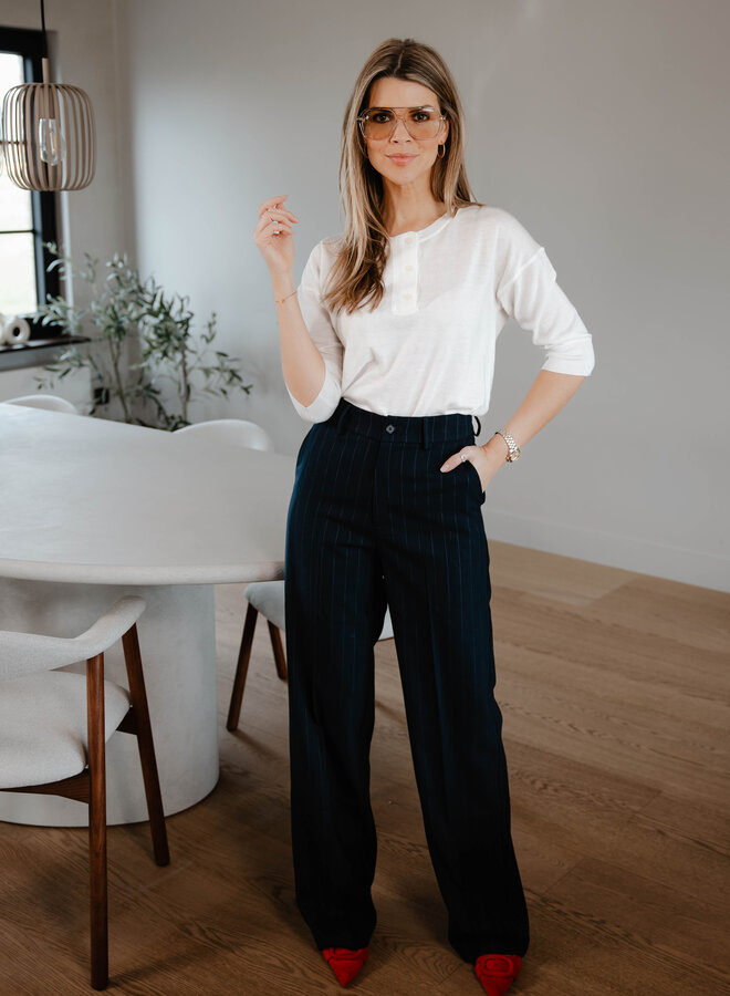 Nora fijn truitje knoopjes boven – Creme