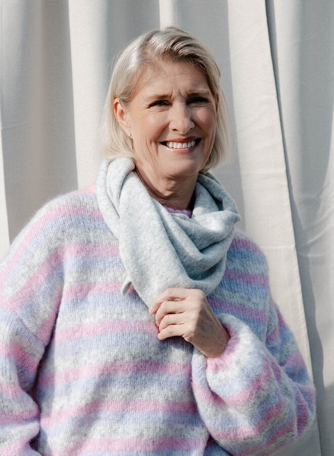 Mina sjaaltje – Grey