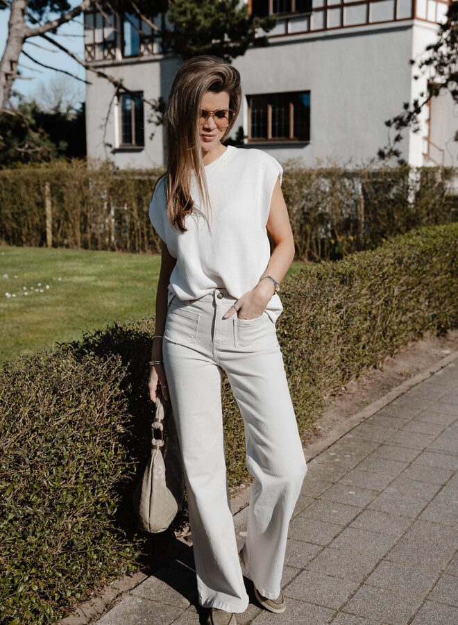 Fien sleevless truitje – Creme