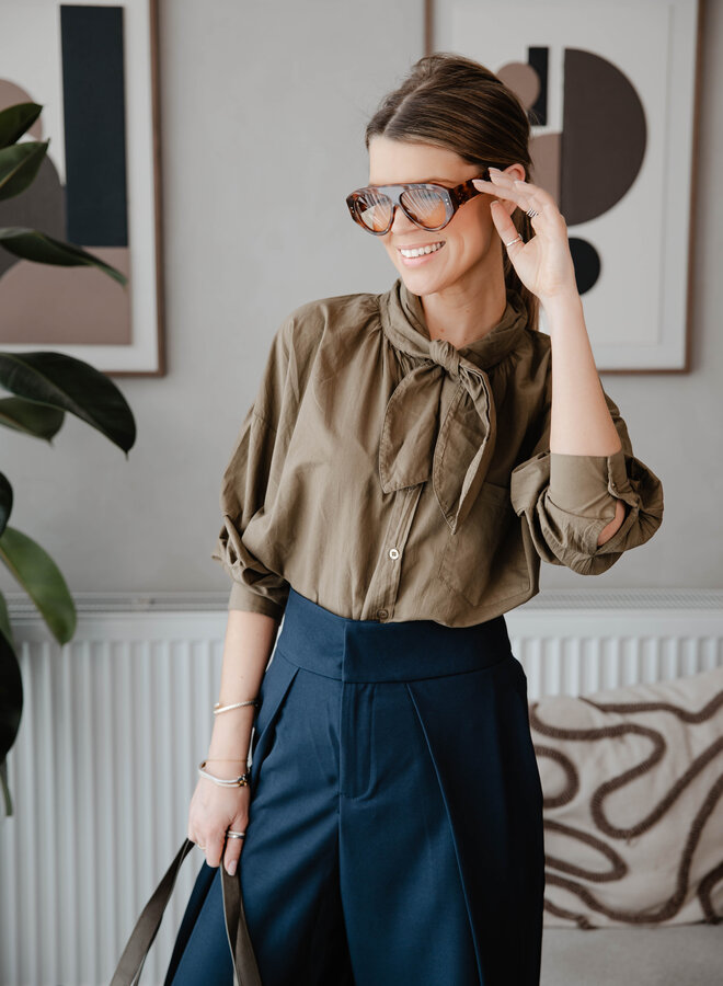 Ysolde hemdje met strik – Kaki