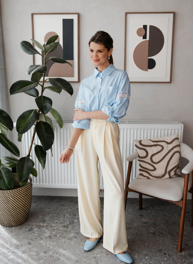 Cynia Hemdje met kant mouw – Lightblue