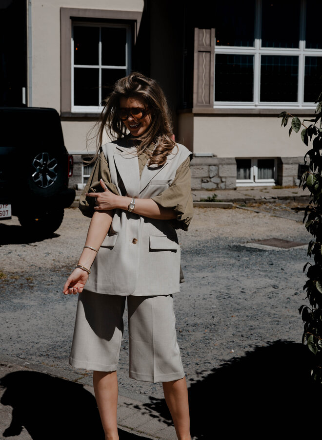 Jeni sleevless classic – Light Taupe