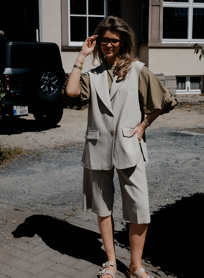 Jeni sleevless classic – Light Taupe