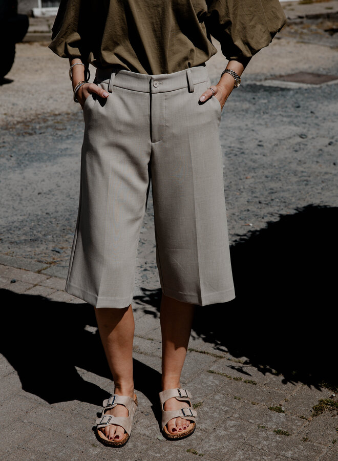 Joni Bermuda classic – Light Taupe