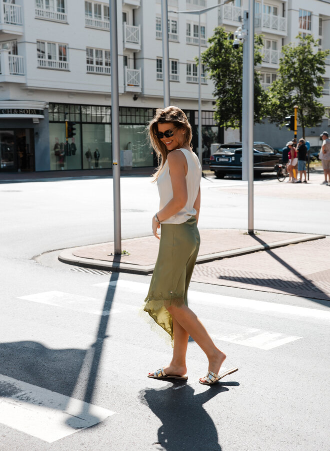 Amandine top satin sleevless – Creme