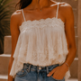 Josephine top volants en kant – Beige