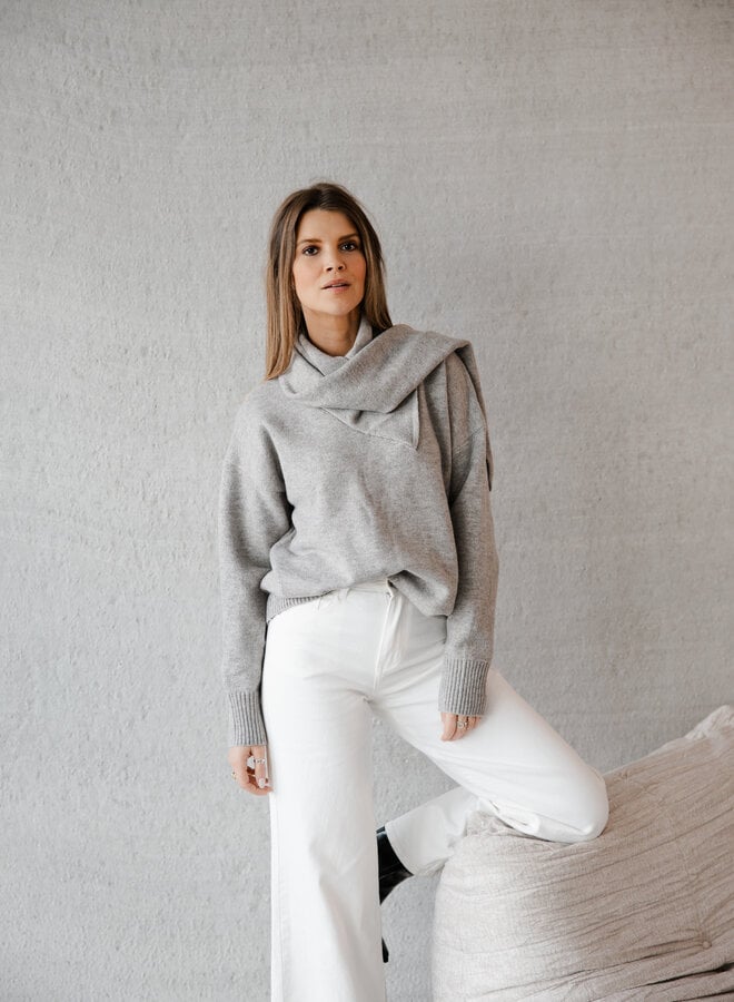 Lou knitwear met sjaal – Taupe