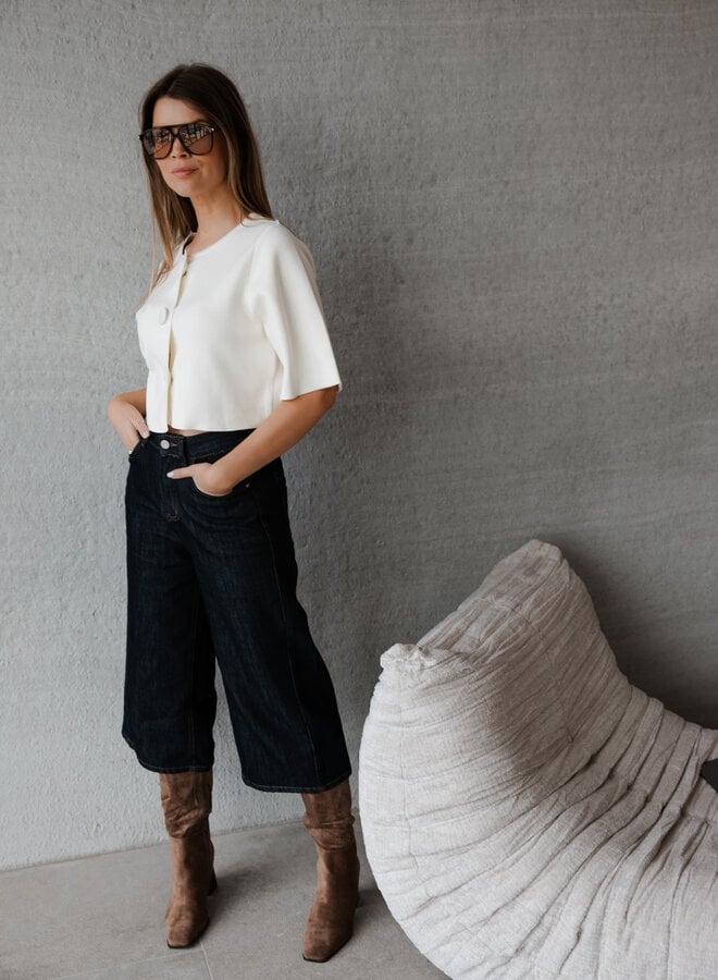 Hazel kort truitje knopen – Cream