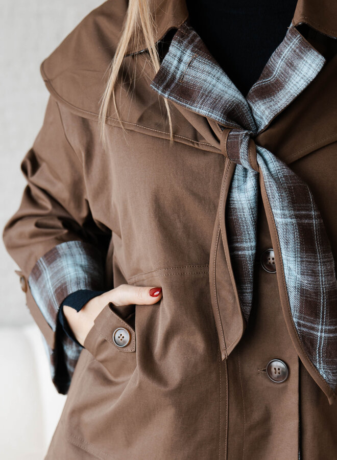 Laura jasje trench met carreaux sjaal – Brown/Blue