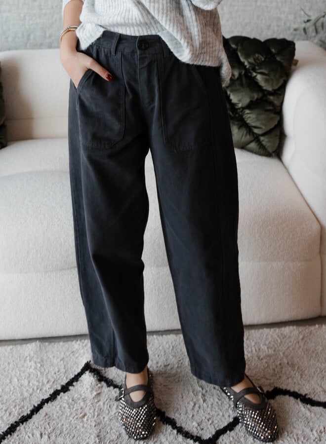 Noemi Barrel broek riem – Smoke