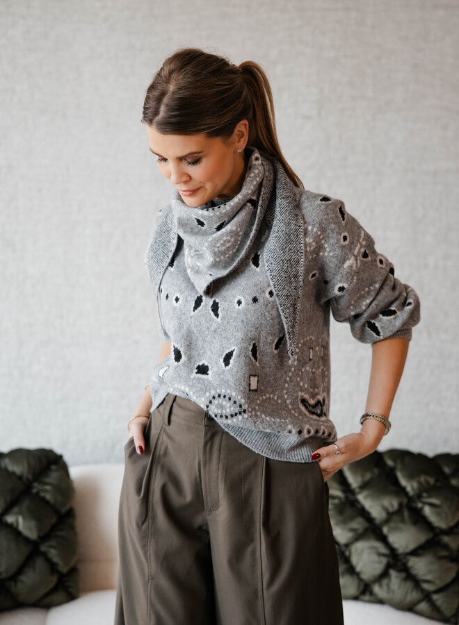 Fiona knitwear met sjaaltje paisley print – Grey