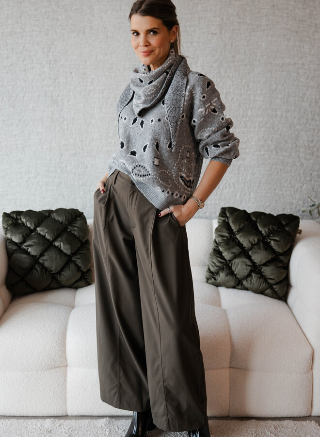 Fiona knitwear met sjaaltje paisley print – Grey