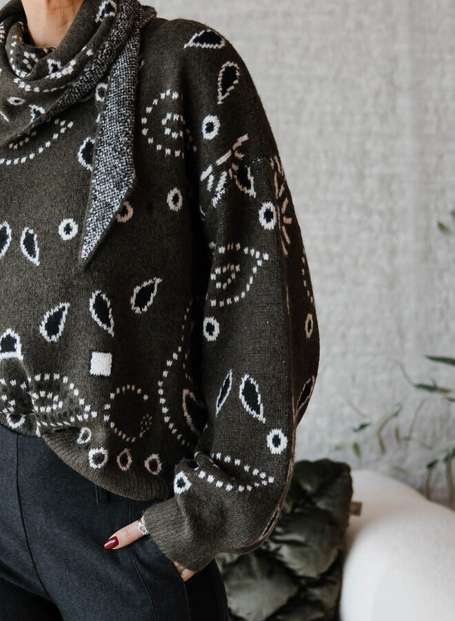 Fiona knitwear met sjaaltje paisley print – Kaki