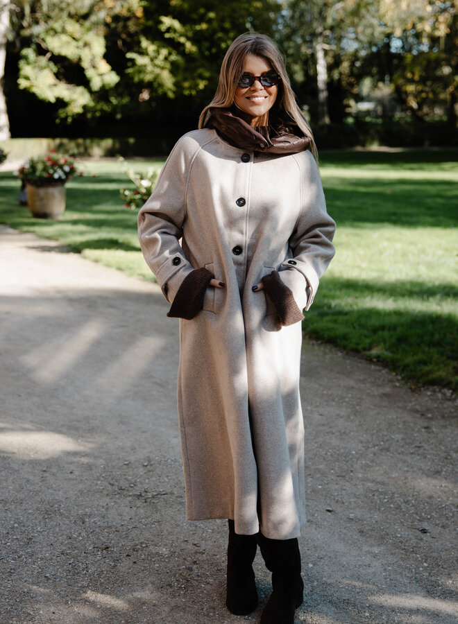 Daisy jas lang met kap – Beige