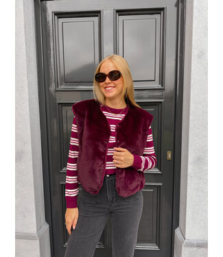Winnie fluffy gilet burgundy