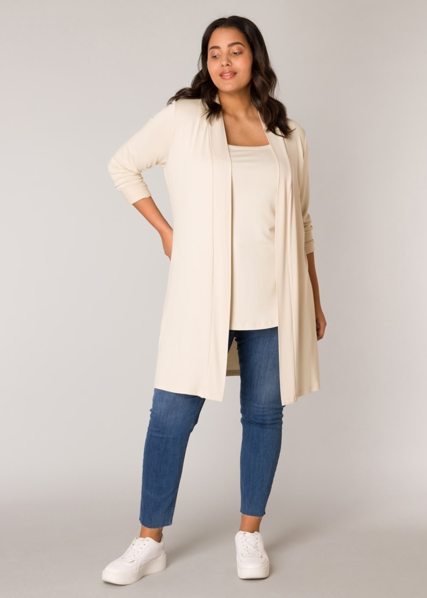 Base Level Curvy Vest Ayla Long van Base Level Curvy – ultieme basis met luxe uitstraling